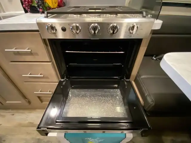 2022 Adventurer LP Class C Adventurer 19RD in RVs & Motorhomes in Edmonton - Image 17