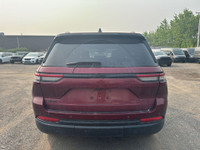 Decouvrez ce superbe Jeep Grand Cherokee Laredo 2022 au style affirme et a la polyvalence legendaire... (image 6)