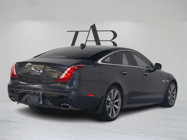 2017 Jaguar XJ PORTFOLIO | AWD | 20\"RIM | REAR HEATED | SUNROOF in Cars & Trucks in Mississauga / Peel Region - Image 4