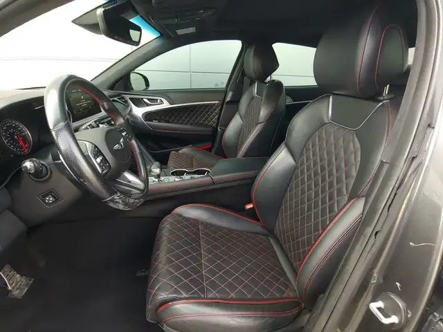 2019 Genesis G70 3.3T Sport AWD | SUNROOF | NAV | HTD SEATS | LT in Cars & Trucks in Oakville / Halton Region - Image 12