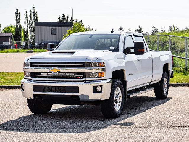 2018 Chevrolet Silverado 3500HD LT 6.6L in Cars & Trucks in Strathcona County - Image 4