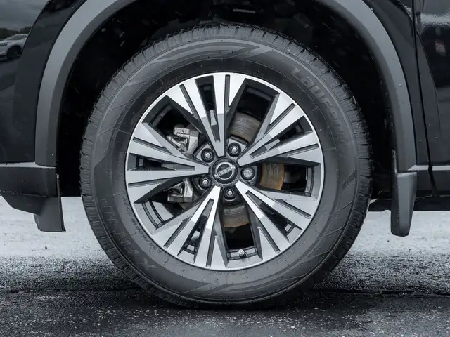 2023 Nissan Rogue SV in Cars & Trucks in Oshawa / Durham Region - Image 5