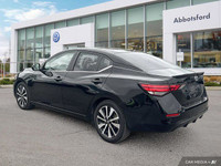 This Nissan Sentra boasts a Regular Unleaded I-4 2.0 L/122 engine powering this Variable transmissio... (image 2)