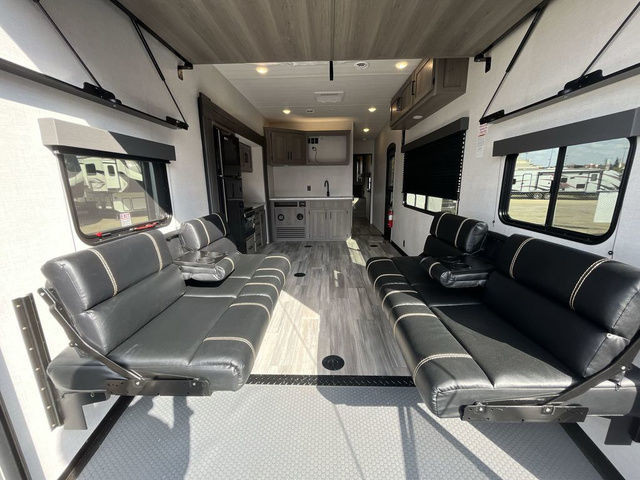 2024 Keystone CARBON 30WFO in Travel Trailers & Campers in Edmonton - Image 3