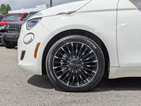 This FIAT 500e has a strong Electric engine powering this Automatic transmission. This FIAT 500e is... (image 7)
