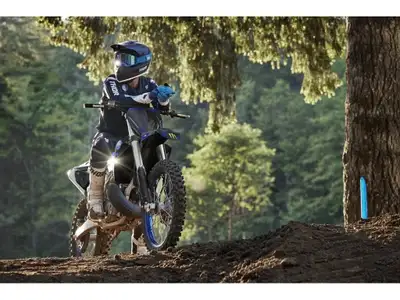 2025 Yamaha YZ250 ( MONSTER ) RESERVE PAR TELEPHONE Stock limité Réservez votre moto DÈS MAINTENANT!...