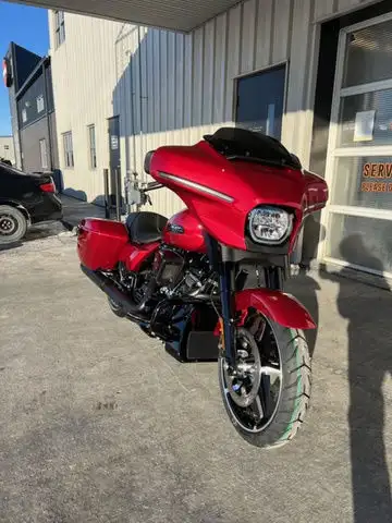 2025 Harley-Davidson FLHX - Street Glide in Sport Touring in Winnipeg - Image 3