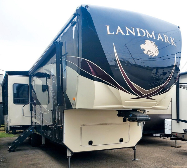 23-1655 FW LANDMARK 43pi 2018 23-1655 in Travel Trailers & Campers in Laval / North Shore