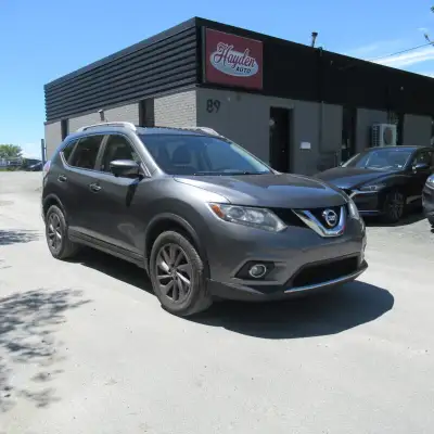 2016 Nissan Rogue SL AWD w/Panoramic Sunroof Heated seats and Back-up camera. Great used Nissan Rogu...