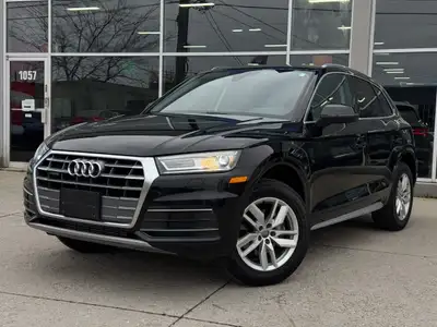 The 2020 Audi Q5 45 TFSI quattro Komfort is a luxury compact SUV that delivers a combination of perf...