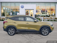 This Kia Seltos boasts a Regular Unleaded I-4 2.0 L/122 engine powering this Variable transmission.... (image 5)