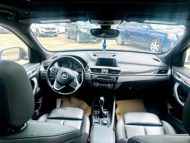 2017 BMW X1 xDrive28i in Cars & Trucks in Edmonton - Image 12