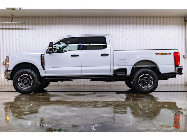 2023 Ford F-350 4x4 Crew Cab XLT Tremor PSeat BCam in Cars & Trucks in Grande Prairie - Image 3
