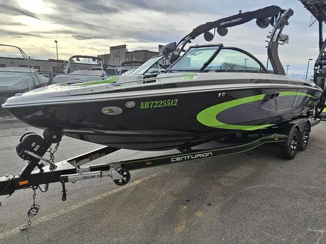 2014 CENTURION SV244 (FINANCING AVAILABLE) in Powerboats & Motorboats in Kelowna - Image 3