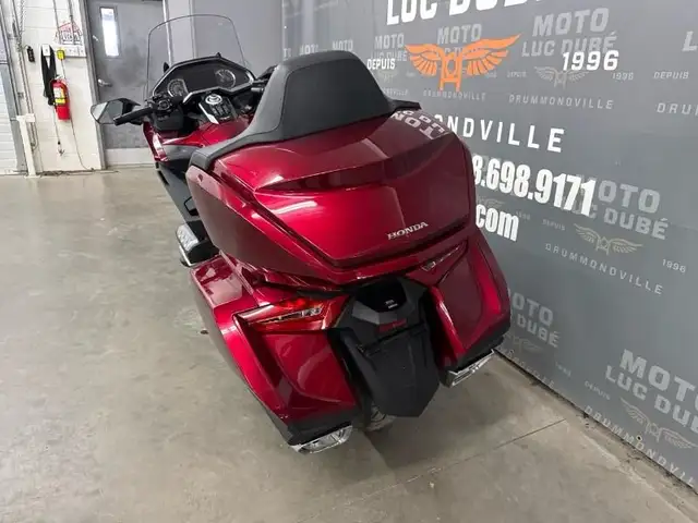 2018 Honda GL1800 Goldwing Tour DCT in Sport Touring in Drummondville - Image 11