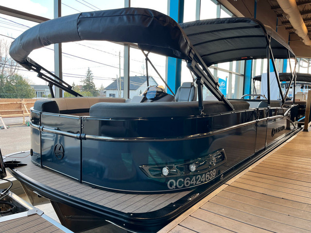 2022 Legend V-Series Dual Lounge 27 Sport Pro Prestige Pac in Powerboats & Motorboats in Laval / North Shore