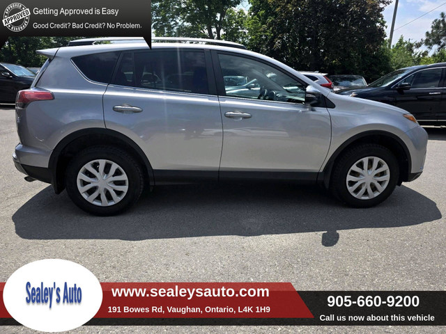 2017 Toyota RAV4 FWD 4dr LE | REAR CAMERA | HEATED SEATS | CLEAN in Cars & Trucks in Markham / York Region - Image 4