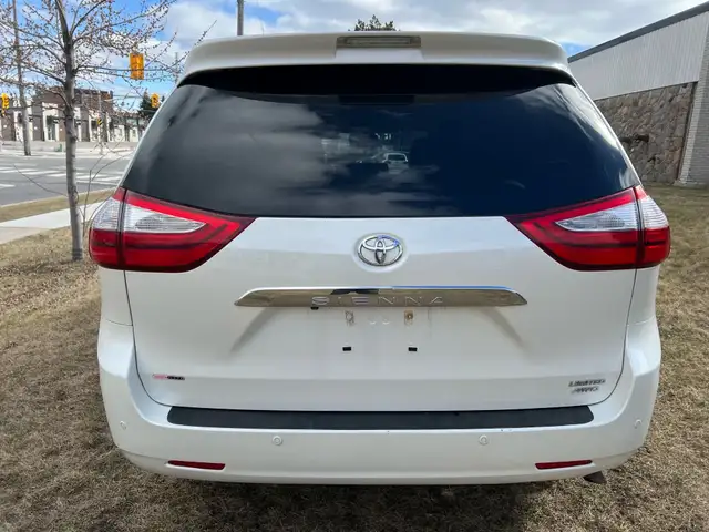 2017 Toyota Sienna XLE LIMITED AWD DUAL SUNROOF NAVI DVD BSM in Cars & Trucks in City of Toronto - Image 7