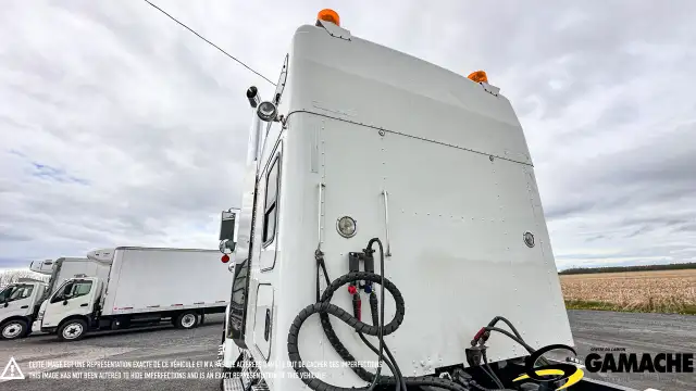 2020 KENWORTH W900L HIGHWAY / SLEEPER TRUCK / TRACTOR in Heavy Trucks in Chilliwack - Image 11