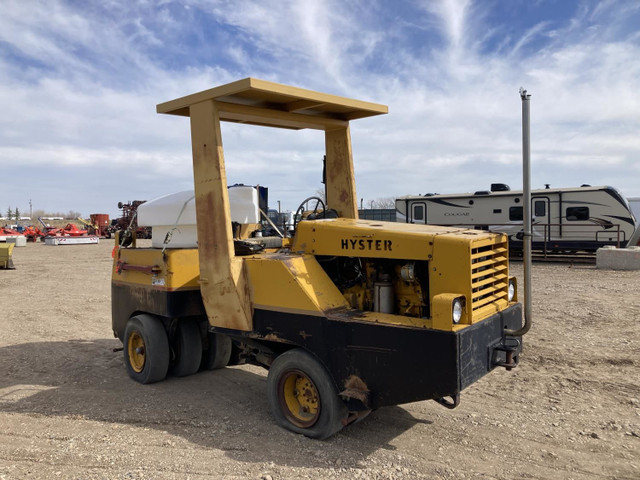 1993 Hyster 9 Wheel Roller C530A in Heavy Equipment in Grande Prairie - Image 2