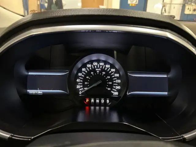2017 Ford Edge Titanium AWD / Panoramic Sunroof in Cars & Trucks in Calgary - Image 21
