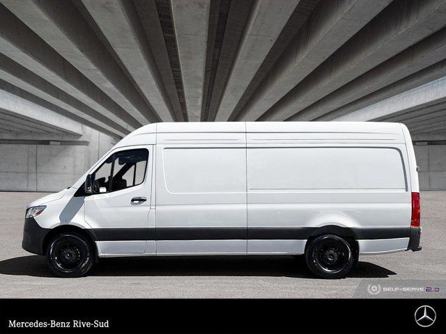 2025 Mercedes-Benz Sprinter 2500 170 Wheelbase High Roof RWD in Cars & Trucks in Longueuil / South Shore - Image 2