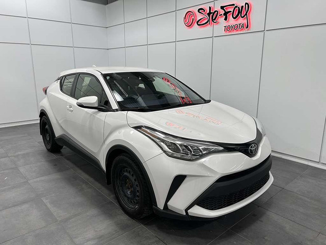 2021 Toyota C-HR XLE PREMIUM - SIEGES CHAUFFANTS - VOLANT CHAUFF in Cars & Trucks in Québec City