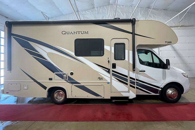 2021 Thor Quantum KM24 – Class C Motorhome. Sprinter Chassis. in RVs & Motorhomes in Red Deer - Image 3