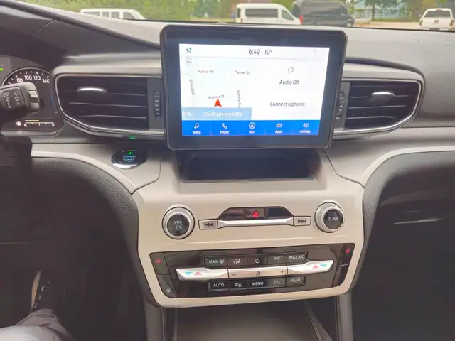 2020 Ford Explorer XLT 4WD in Cars & Trucks in Chatham-Kent - Image 25