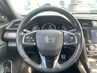 La Honda Civic Si 2019 est une version sportive de la célèbre Civic. Offrant un excellent équilibre... (image 5)