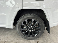 TRANSMISSION: 8-SPEED TORQUEFLITE AUTOMATIC, BLACK LEATHER-FACED W/PERFORATED SUEDE SEATS, 9 ALPINE... (image 8)