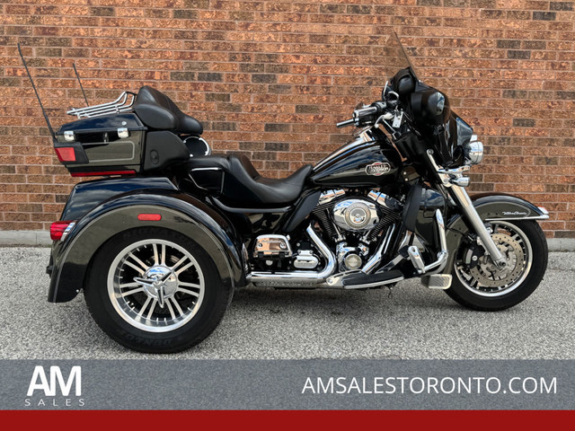  2010 Harley-Davidson Tri Glide Ultra **VERY CLEAN** **LED LIGHT in Street, Cruisers & Choppers in Markham / York Region