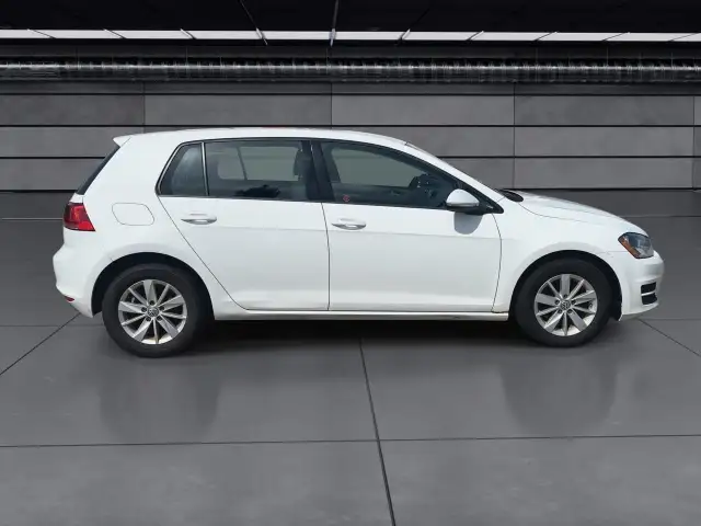 2015 Volkswagen Golf 1.8 TSI Trendline l Clean CarFax l Hatchbac in Cars & Trucks in Calgary - Image 10