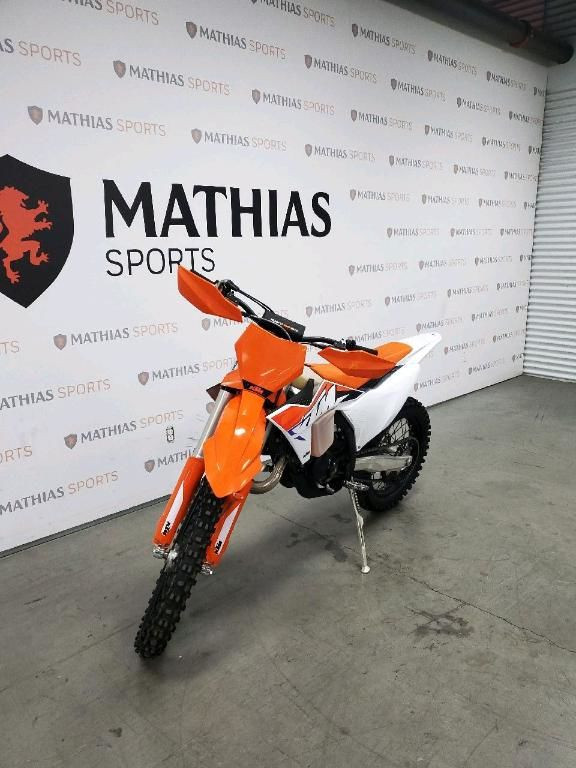 2023 KTM 125 XC in Dirt Bikes & Motocross in Longueuil / South Shore - Image 3