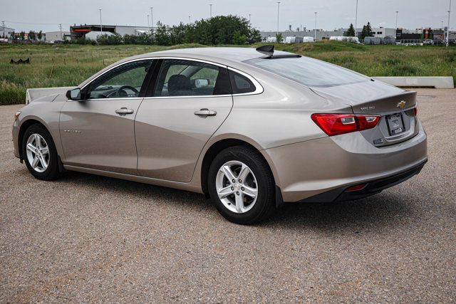 2022 Chevrolet Malibu AUTOMATIC LOW KMS in Cars & Trucks in Strathcona County - Image 2