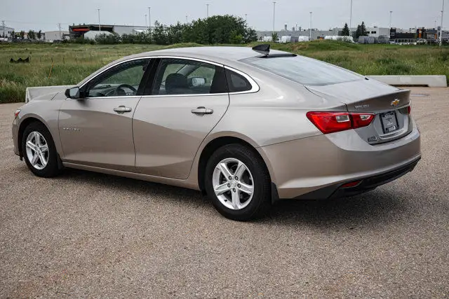 2022 Chevrolet Malibu AUTOMATIC LOW KMS in Cars & Trucks in Strathcona County - Image 3