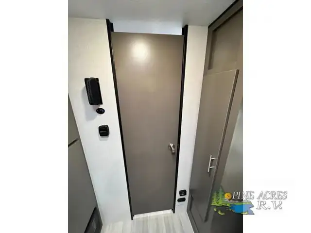 2023 KZ Escape E211RB Couples - Rear Bath in Travel Trailers & Campers in Moncton - Image 22