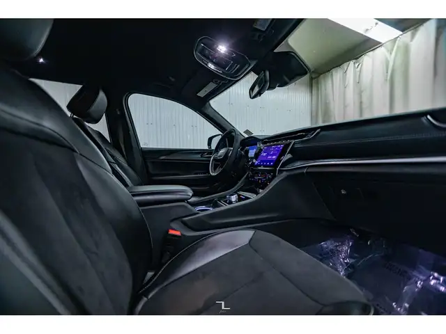 2024 Jeep Grand Cherokee L 4x4 Altitude Leather BCam PSeat in Cars & Trucks in Grande Prairie - Image 14