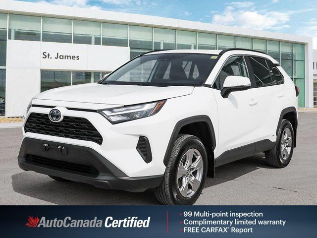 2022 Toyota RAV4 Hybrid XLE | CLEAN CARFAX | LOW MILEAGE in Cars & Trucks in Winnipeg