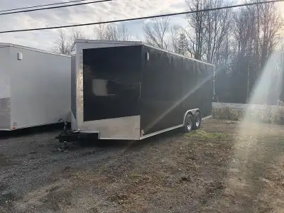 VEND: Remorque Cargo fermer 1 simple essieu ou 2 double essieux tandem fermée ferme pied enclosed tr...