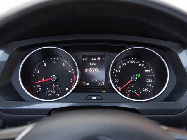 2020 Volkswagen Tiguan IQ DRIVE, 3 ROWS SEATING in Cars & Trucks in Calgary - Image 3