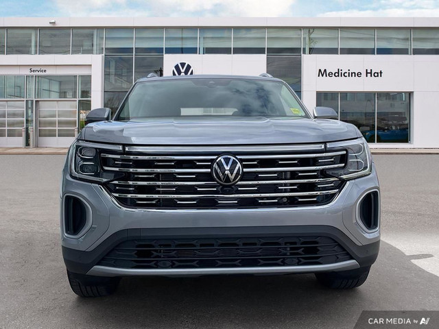 2025 Volkswagen Atlas Highline in Cars & Trucks in Medicine Hat - Image 3