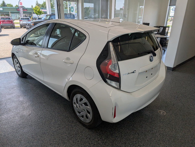2019 Toyota Prius C in Cars & Trucks in Sherbrooke - Image 4