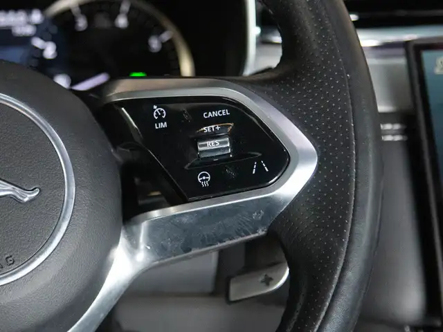 2021 Jaguar F-Pace P400 | R-DYNAMIC S | BLACK PKG | 22 IN WHEELS in Cars & Trucks in Mississauga / Peel Region - Image 20