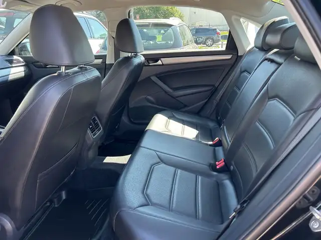 2015 Volkswagen Passat Comfortline in Cars & Trucks in Calgary - Image 14