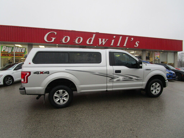 2016 Ford F-150 XLT, 4X4, CLEAN CARFAX, BACKUP CAM, 3 PASSENGER in Cars & Trucks in London