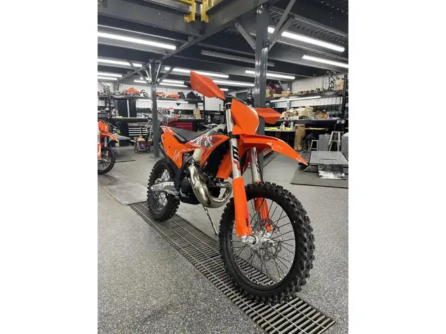 2025 KTM 250 XC in Dirt Bikes & Motocross in Granby - Image 9
