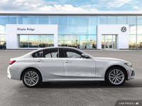 This BMW 3 Series boasts a Intercooled Turbo Premium Unleaded I-4 2.0 L/122 engine powering this Aut... (image 5)