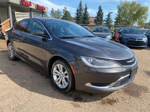 2015 Chrysler 200 4dr Sdn Limited FWD in Cars & Trucks in Edmonton