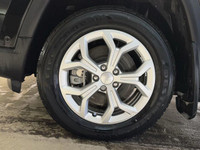 EXECUTIVE CROSSTOWN DEMO! This 2024 JEEP COMPASS LATITUDE 4X4 has the following options Premium Clot... (image 9)